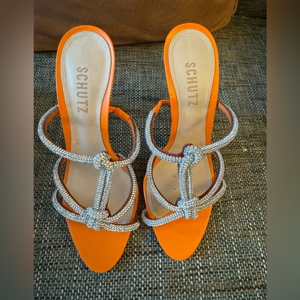 BNWT Schutz heels